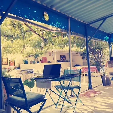 Mavi Beyaz منزل للإقامة